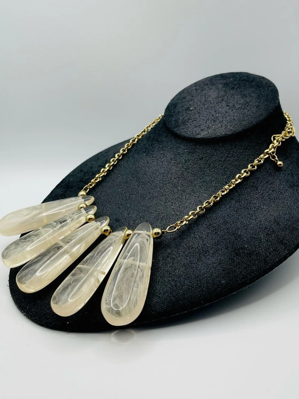 Vintage Lucite Teardrop Statement Bib Necklace Gold Tone Chain Estate Piece